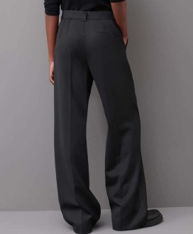 Wide-leg trousers