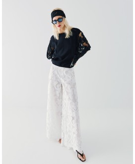 Μπλούζα oversized με broderie λεπτομέρειες