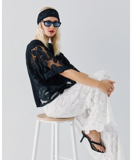 Μπλούζα oversized με broderie λεπτομέρειες