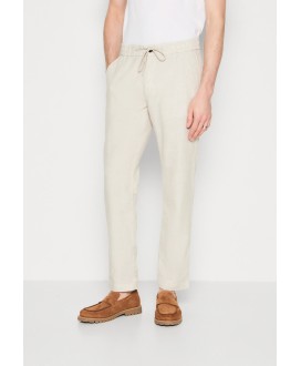 Boss Sanderson in a comfort stretch linen blend