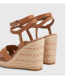 FEMININE HIGH WEDGE SANDAL