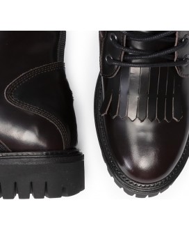 Iconic polished boots