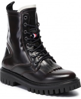 Iconic polished boots