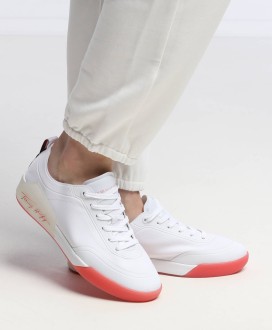 ELEVATED FEMININE SNEAKER